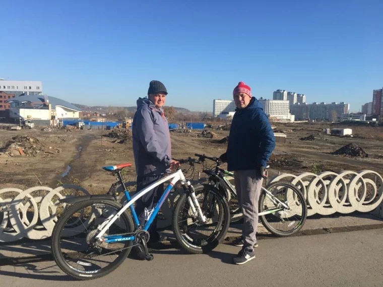 Фото: Губернатор Кузбасса вместе с мэром Кемерова совершили велосипедную прогулку по городу  5