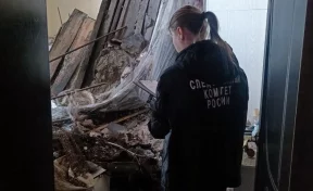 Уголовное дело возбудили после обрушения потолка в аварийной многоэтажке в Прокопьевске