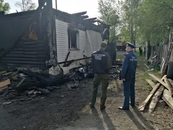 Фото: Погибли мальчики 4 и 8 лет: в СК рассказали подробности ночного пожара в Кузбассе 1