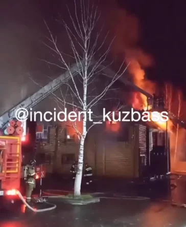 Фото: Пожар в известной шашлычной в Кемерове попал на видео 2