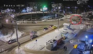 Фото: В Кемерове водитель ВАЗа сбил двух пешеходов проспекте Ленина 1