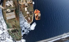 В Охотском море моряка эвакуировали на вертолёте