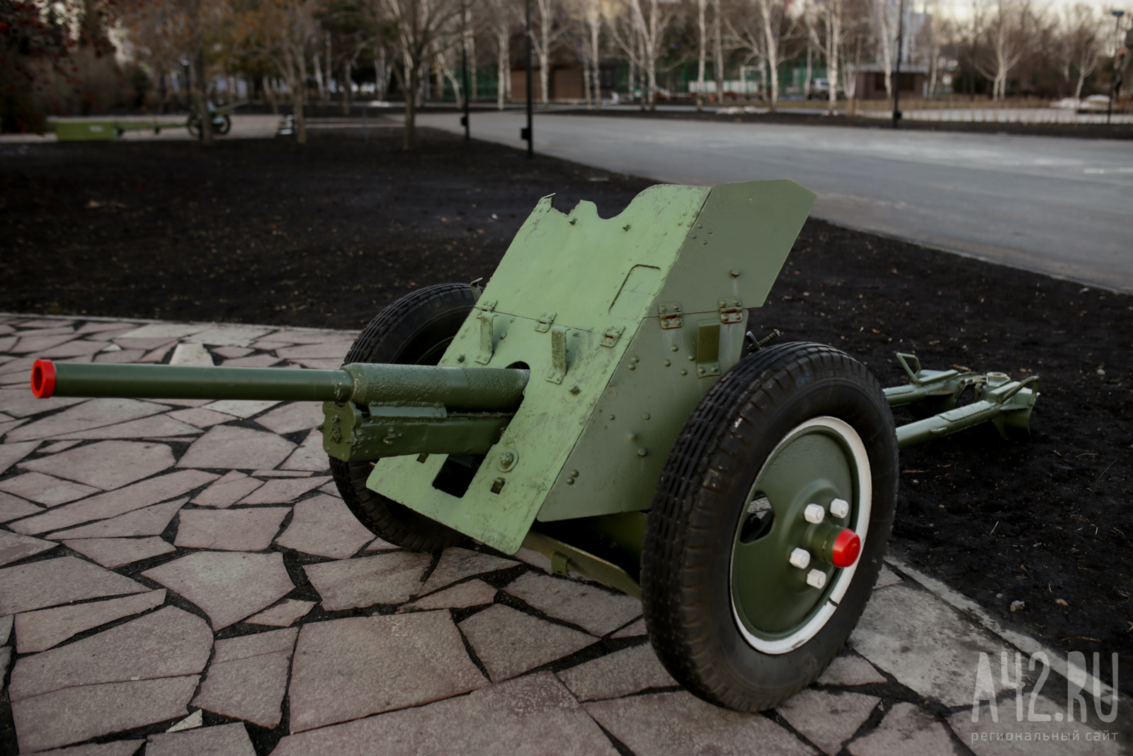 Два объекта военной техники из кемеровского парка Жукова передадут другому муниципалитету Кузбасса
