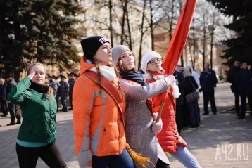 Фото: 12 000 волонтёров участвуют в акциях ко Дню Победы в Кузбассе 1