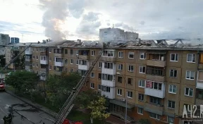 Сгоревшая крыша и сырые квартиры: кемеровчане о ЧП в пятиэтажке на Красной