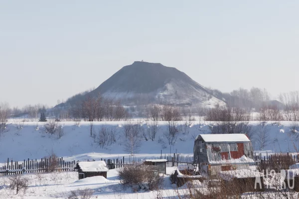 Жители Кузбасского города пожаловались на «чёрный снег»