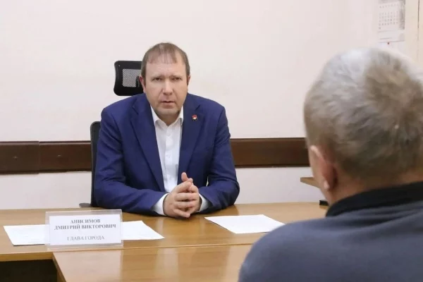Мэр Кемерова пообещал помощь отцу-одиночке с 7 детьми: у семьи нет жилья