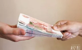 В Кузбассе главный механик автопредприятия незаконно взял у бизнесмена 500 тысяч рублей