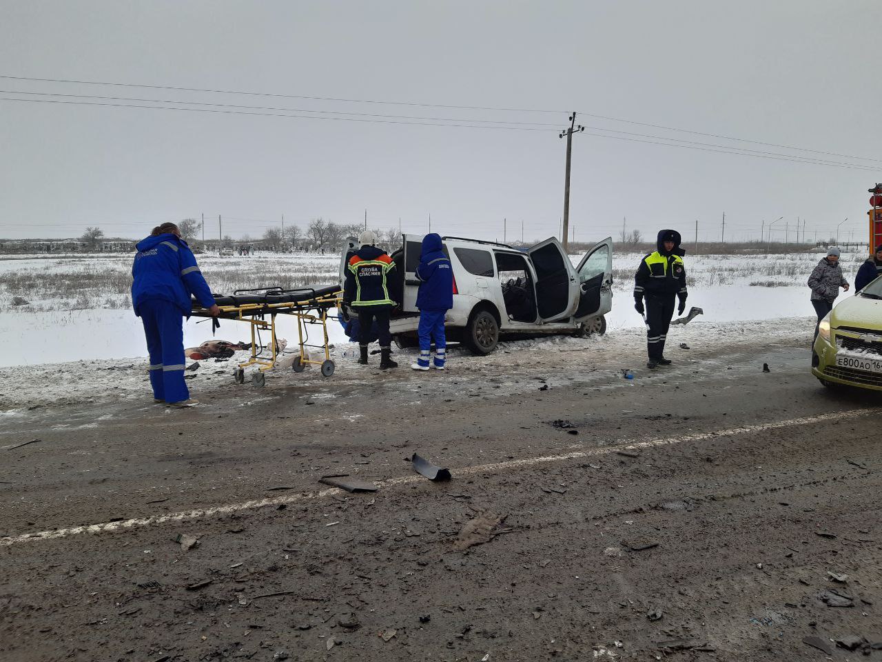 В аварии под Саратовом погибли три пациента и водитель, ехавшие на гемодиализ. Ещё два человека пострадали