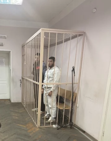 Фото: Стрелявших в сторону Исаакиевского собора жителей Петербурга отправили под домашний арест 1