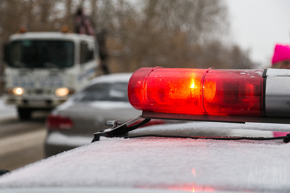 Подросток в неадекватном состоянии разъезжал на автомобиле по Новокузнецку