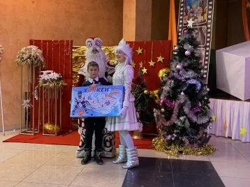 Фото: В Кузбассе более 3 000 детей получили подарки в рамках акции «Рождество для всех и каждого» 1