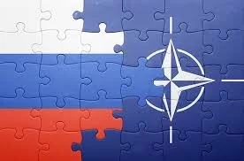 Фото: Зашли слишком далеко: дипломат прокомментировал разрыв отношений РФ и НАТО 1
