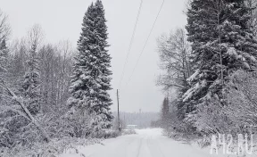 В Свердловской области мужчина привязал снегокат с ребёнком к машине и прокатил по оживлённой дороге  