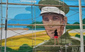 В Кемерове появился граффити-портрет Черняховского