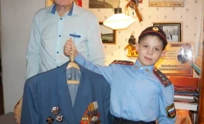 В Кузбассе полицейские исполнили мечту 8-летнего школьника