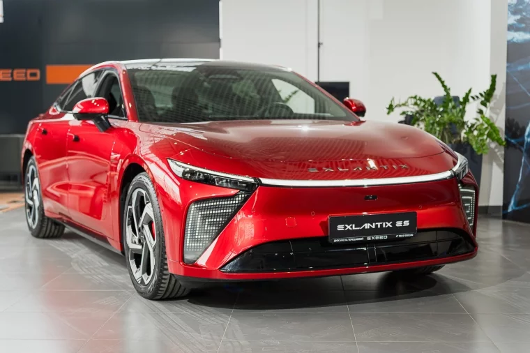 Фото: Топ-5 фишек премиального гибридного купе EXLANTIX ES 1