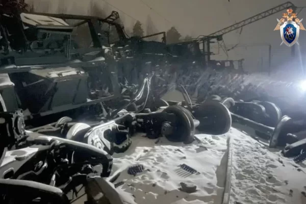 В Кировской области задерживаются 20 поездов из-за схода вагонов