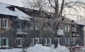 Крыша жилого дома частично обрушилась в Кемерове