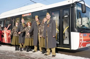 Фото: В Кемерове стартовала акция «Автобус Победы» 1