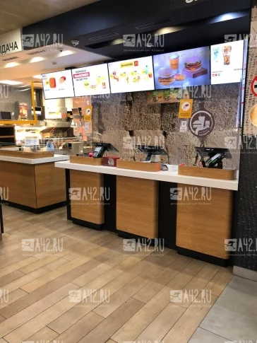Фото: Очевидцы: McDonald's в Кемерове продолжает работу 2