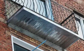 ГЖИ Кузбасса заставила управляющую компанию отремонтировать опасный балкон 