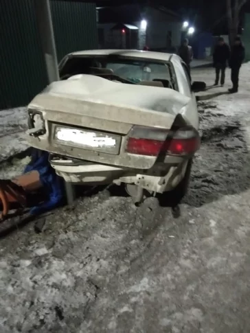 Фото: В Кузбассе водитель иномарки снёс два светофора 2
