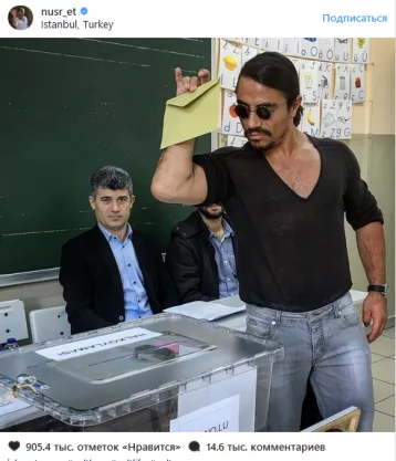 Фото: Турецкий повар проголосовал на референдуме фирменным жестом, покорившим Сеть 1
