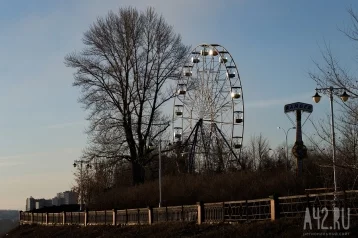 Фото: В кемеровском «Парке Чудес» запустили колесо обозрения 1