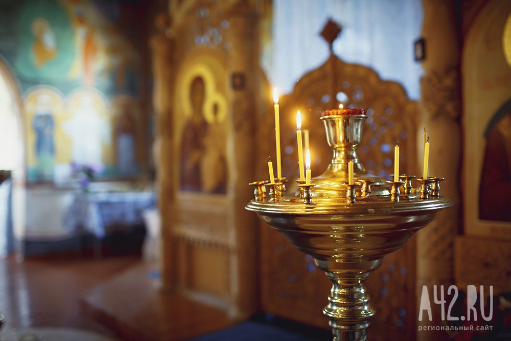 РПЦ: икона Святой Троицы принесена в Храм Христа Спасителя 