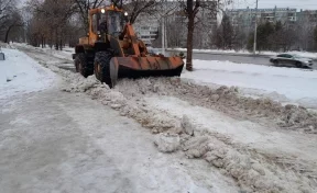 Власти Кемерова рассказали об очистке наката и наледи с улиц за выходные