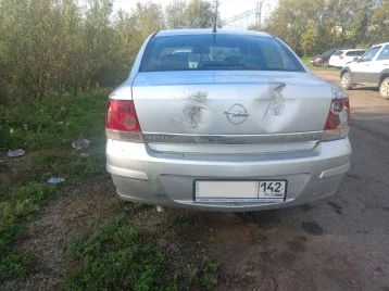 Фото: В Кузбассе полицейские нашли подростков, повредивших 6 автомобилей 1