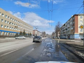Фото: Прокуратура проверила состояние дорог в Ленинске-Кузнецком: выявлены нарушения 1