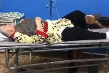 Фото: Пожилой женщине при переломе примотали к ноге швабру и отказали в госпитализации 1