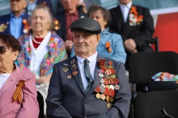 Фото: В кузбасском городе прошёл торжественный парад, посвящённый Дню Победы 1