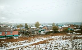Многодетные семьи получили участки для стройки домов без водопровода и подъезда к ним в Кузбассе