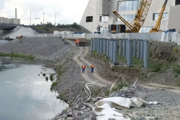 Фото: Спуск к воде и стритбол под мостом: мэр Кемерова рассказал о строительстве набережных Искитимки 1