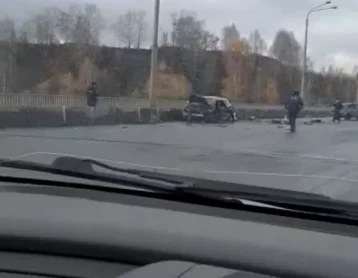 Фото: В Новокузнецке в лобовом ДТП на мосту погиб мужчина 1