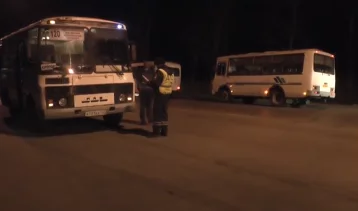 Фото: Сотрудники ГИБДД нашли нарушения при проверке автобусов в Прокопьевске 1