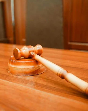 Суд первой инстанции отказал покупательнице квартиры Долиной во взыскании с артистки убытков