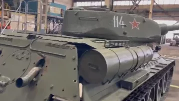 Фото: В Новокузнецке танк Т-34 сняли с постамента на площади Побед 1