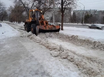 Фото: Власти Кемерова рассказали об очистке наката и наледи с улиц за выходные 1