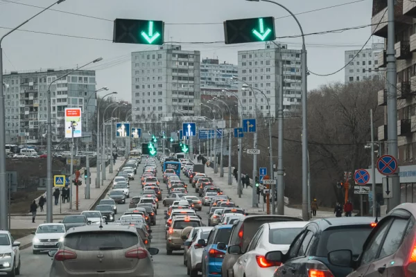 В Кемерове с 30 сентября изменят режим работы реверсивных светофоров