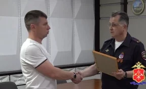 Полицейские поблагодарили жителя Кузбасса, который помог найти пропавших школьниц