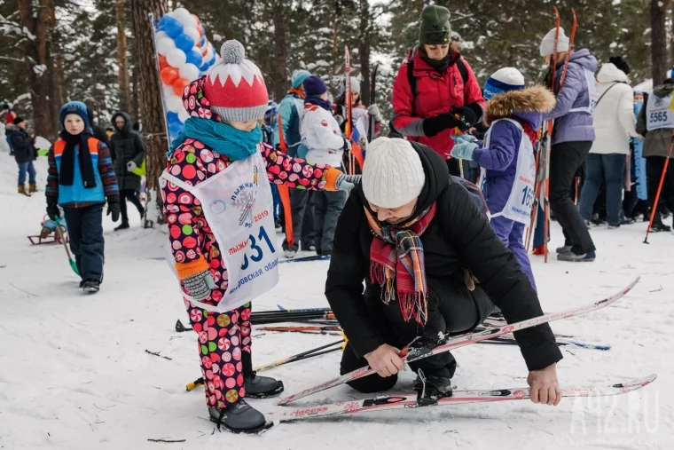 Фото: В Рудничном бору в Кемерове сносят старый корпус лыжной спортшколы. Вспоминаем её историю и рассказываем, что построят на этом месте 6