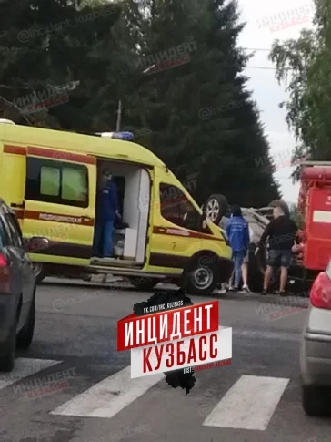 Фото: ДТП с «перевёртышем» произошло в кузбасском городе 2