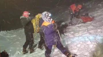 Фото: «Она кричала от боли»: выживший на Эльбрусе альпинист рассказал, как жена умерла у него на руках  1
