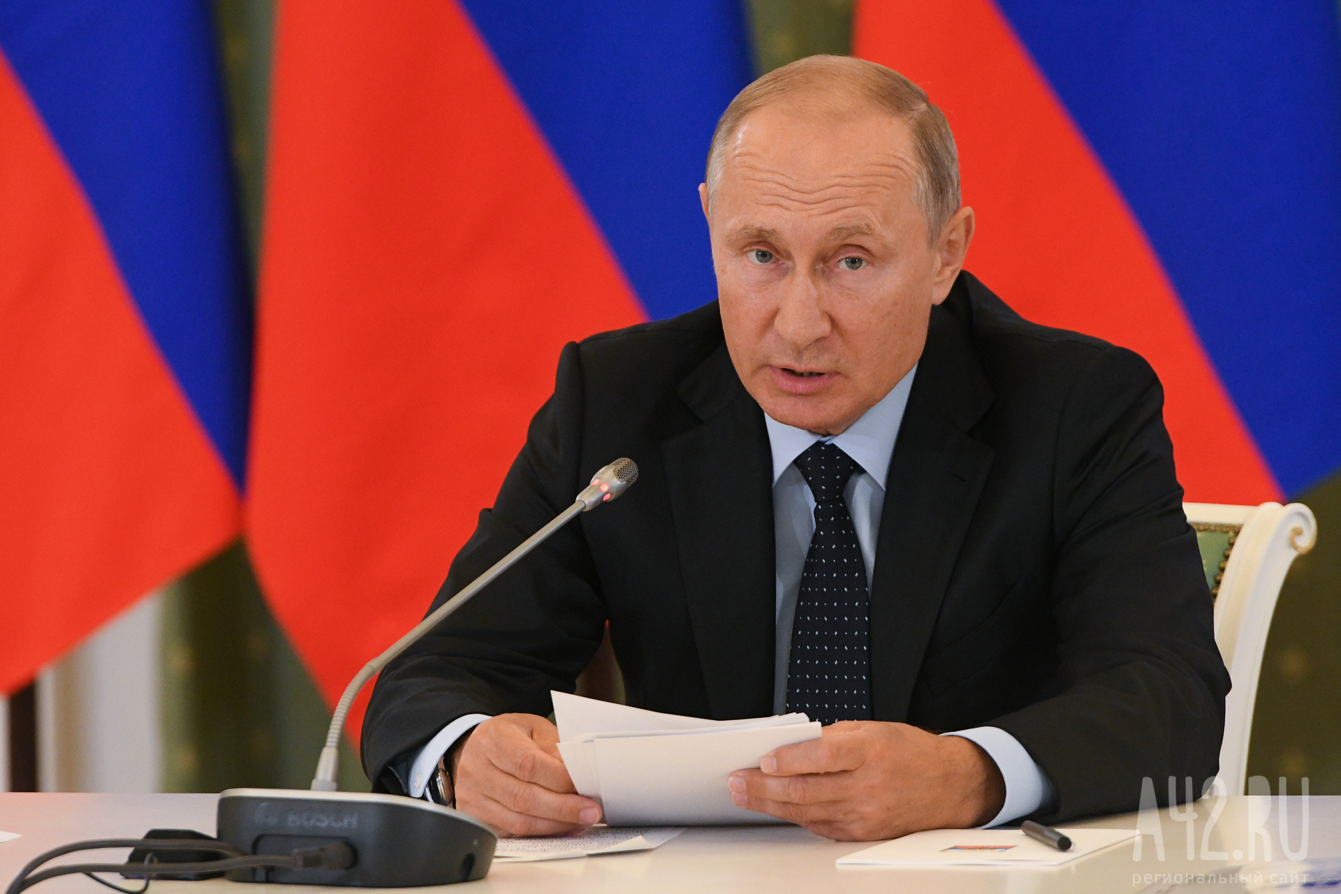 Путин предложил законодательно урегулировать майнинг криптовалют