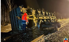 Названа причина схода 25 вагонов с углём в Хабаровском крае