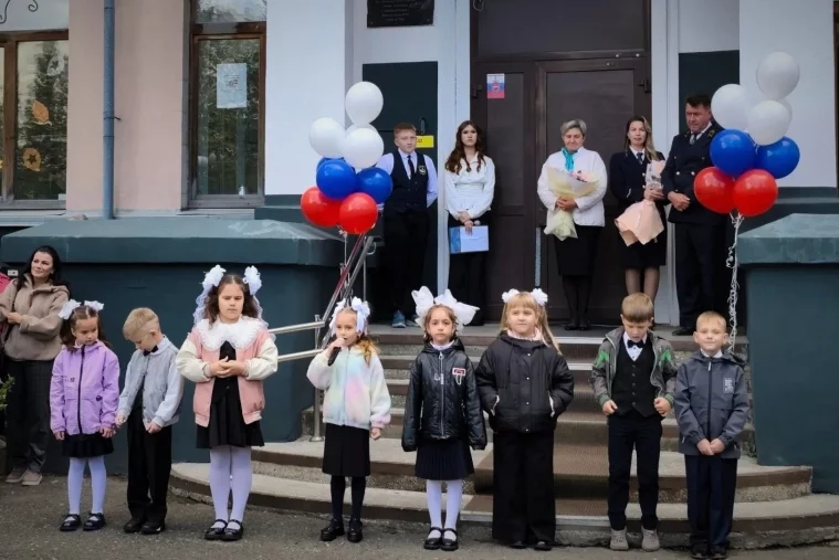 Фото: Горняки «СУЭК-Кузбасс» поздравили школьников и студентов с Днём знаний 10